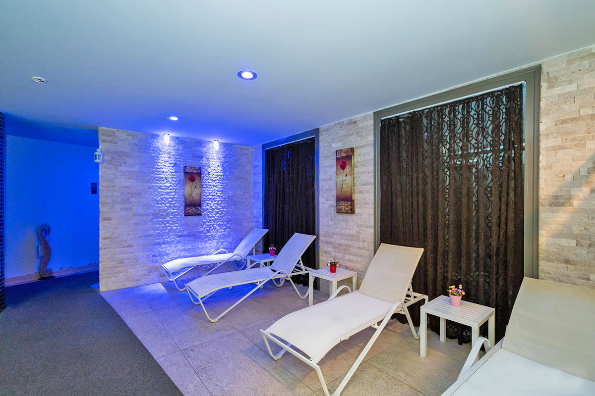 cheap resort hotels to Spend holiday with family