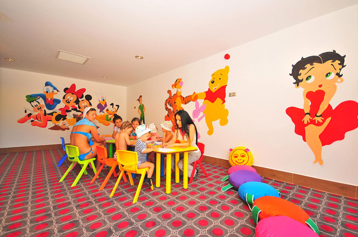 cheap resort hotels to Spend holiday with family