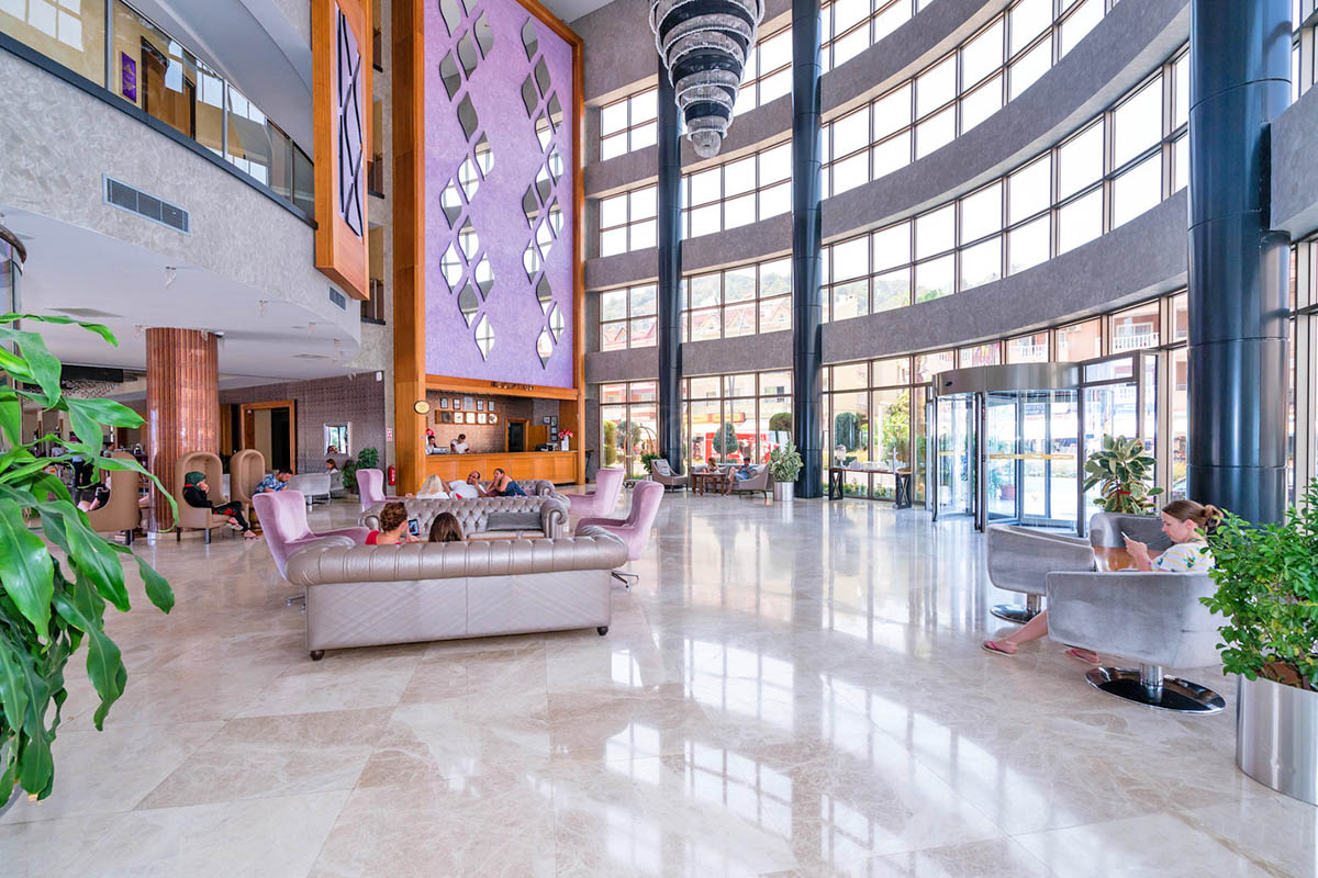 cheap resort hotels to Spend holiday with family