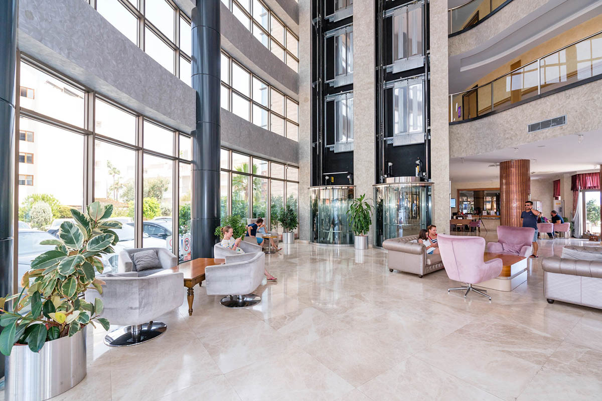 cheap resort hotels to Spend holiday with family