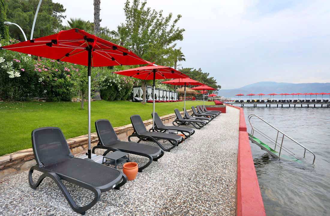 cheap resort hotels to Spend holiday with family