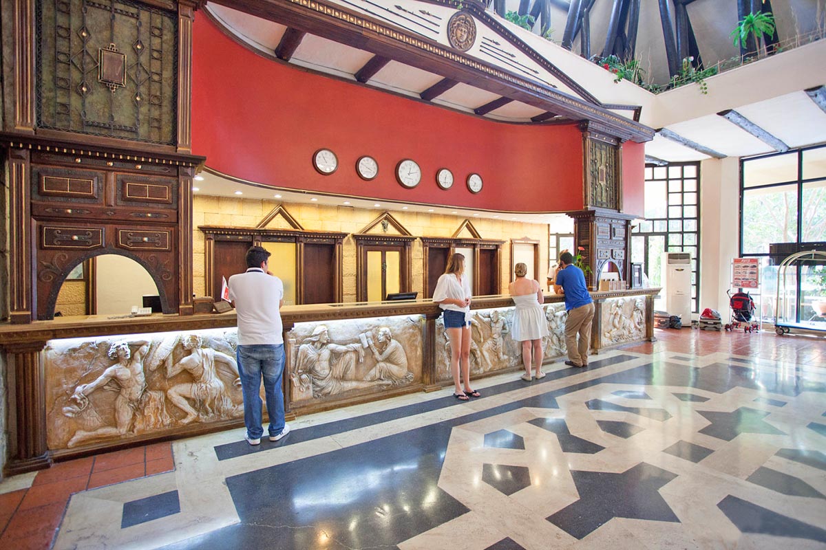 cheap resort hotels to Spend holiday with family