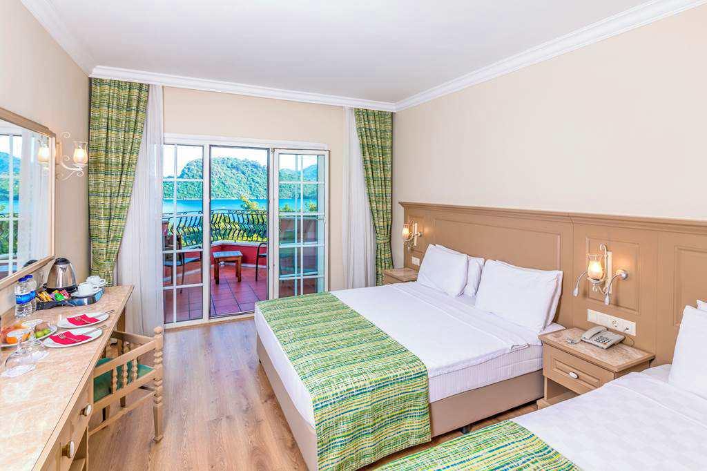 cheap resort hotels to Spend holiday with family