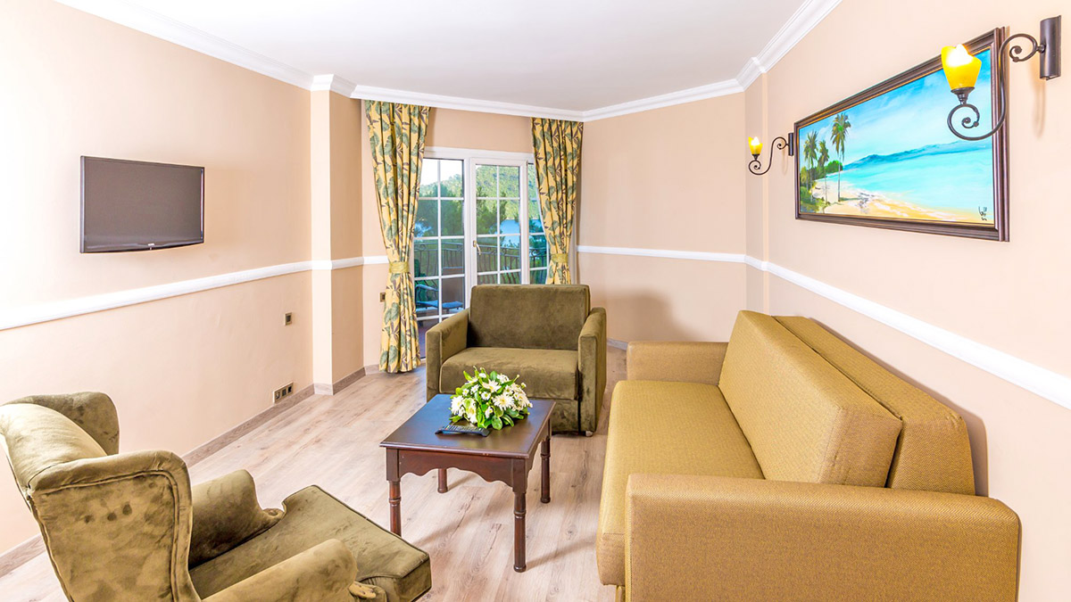 cheap resort hotels to Spend holiday with family