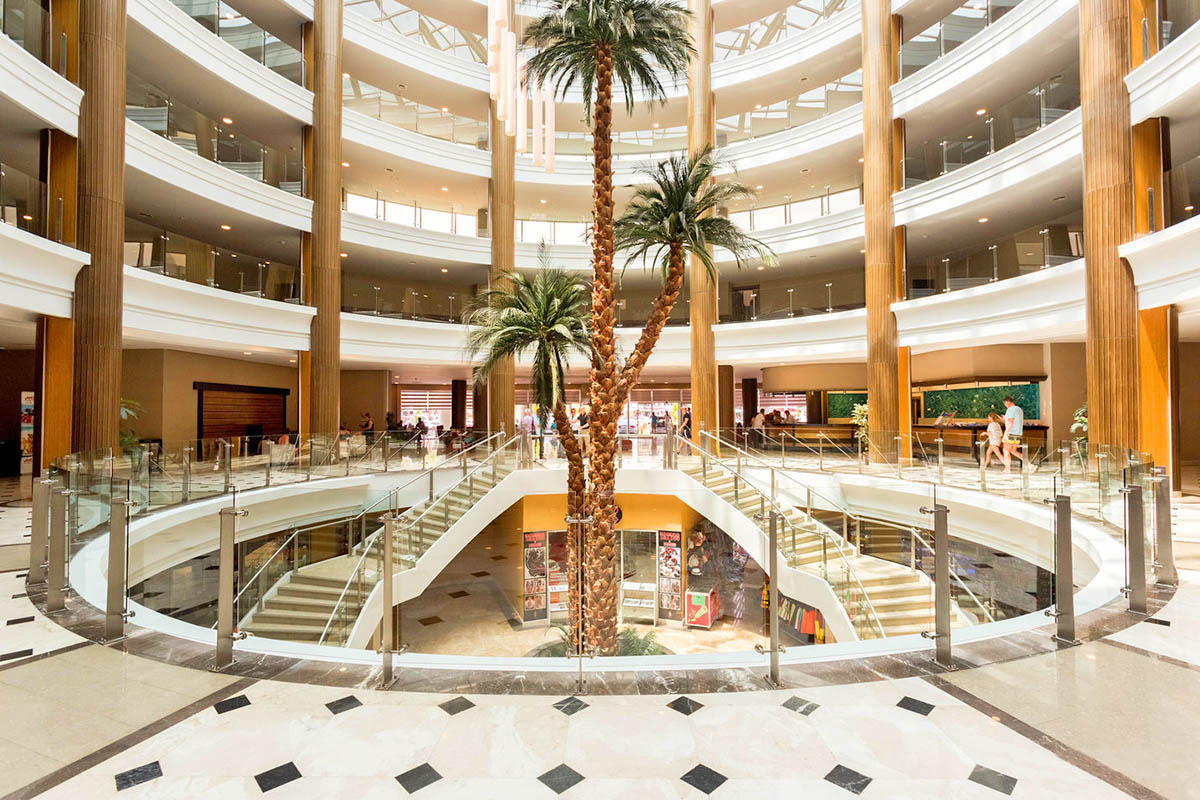 cheap resort hotels to Spend holiday with family