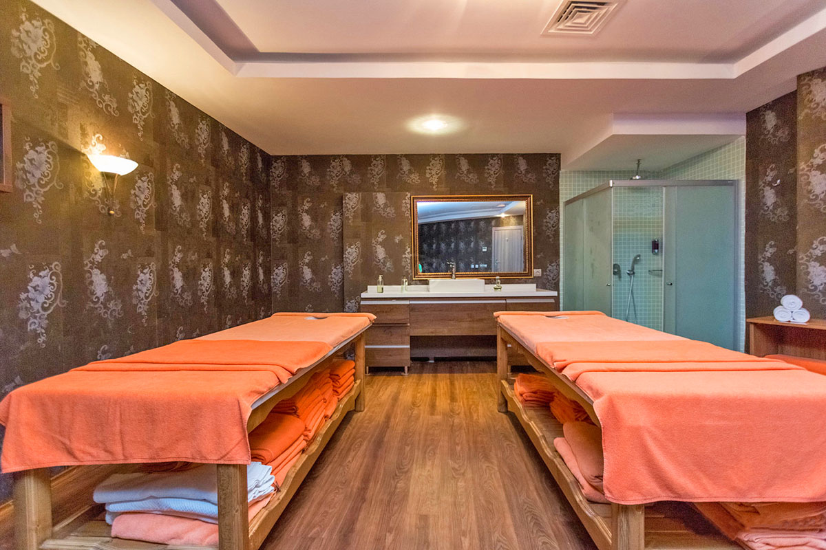 cheap resort hotels to Spend holiday with family