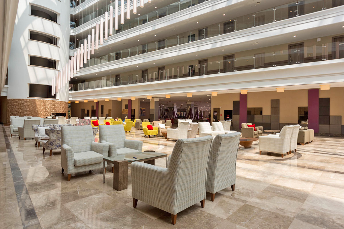 cheap resort hotels to Spend holiday with family