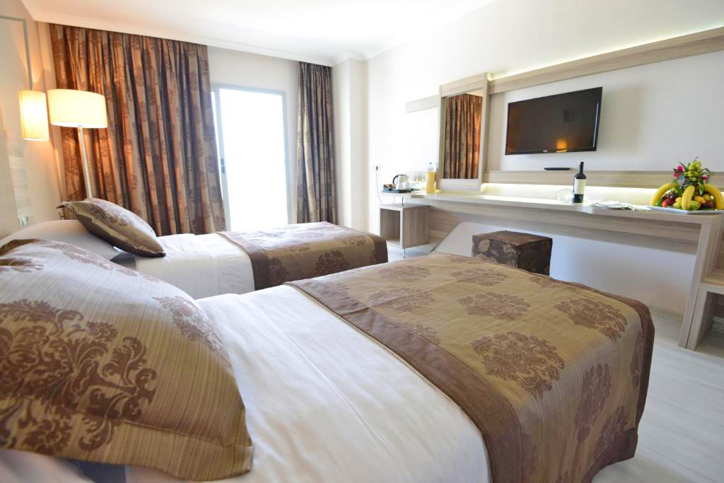 cheap resort hotels to Spend holiday with family