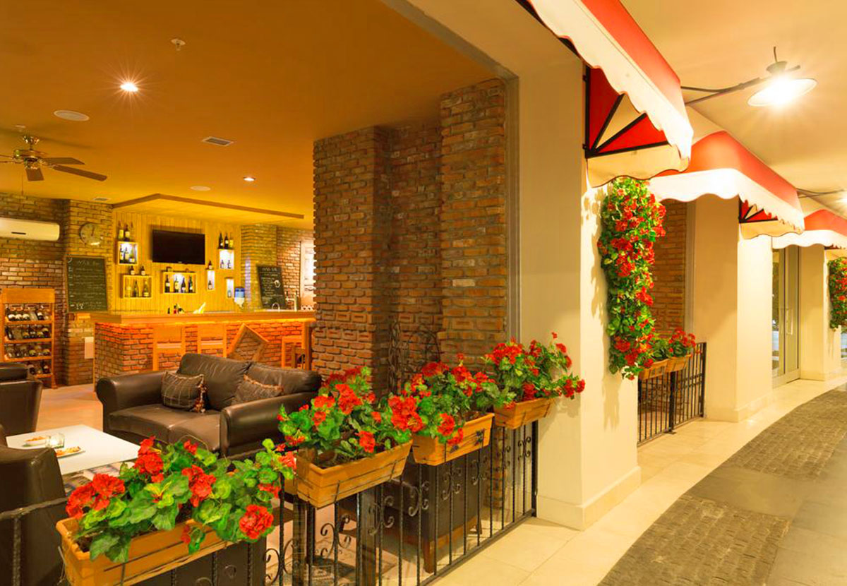 cheap resort hotels to Spend holiday with family