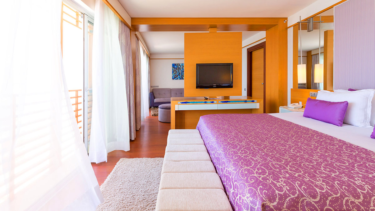 cheap resort hotels to Spend holiday with family