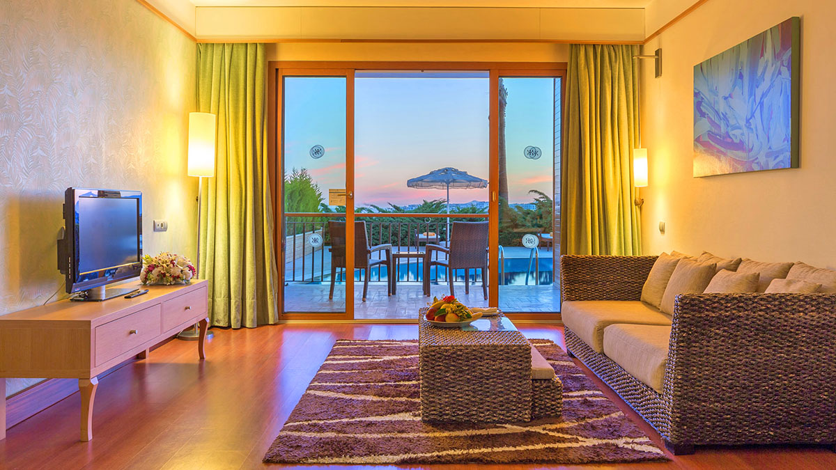 cheap resort hotels to Spend holiday with family