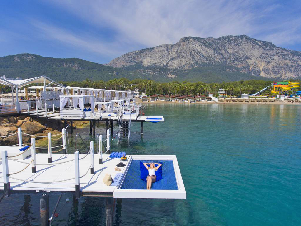 cheap resort hotels to Spend holiday with family