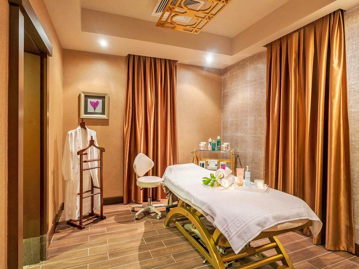 cheap resort hotels to Spend holiday with family