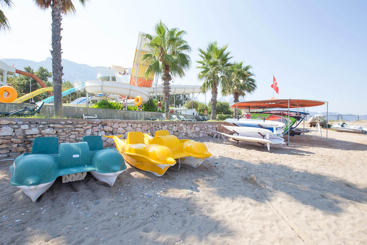 cheap resort hotels to Spend holiday with family