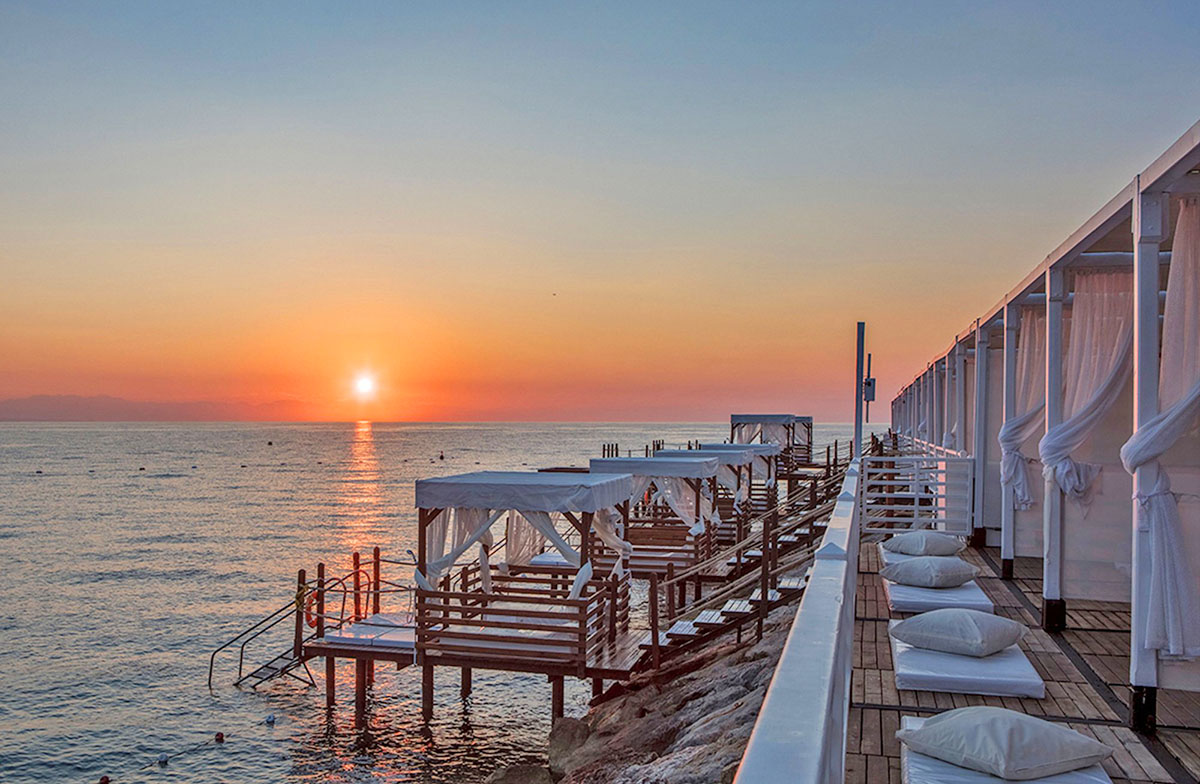 cheap resort hotels to Spend holiday with family