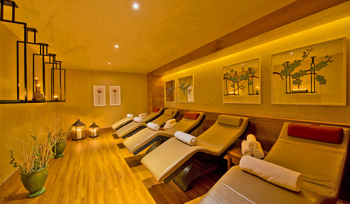 cheap resort hotels to Spend holiday with family