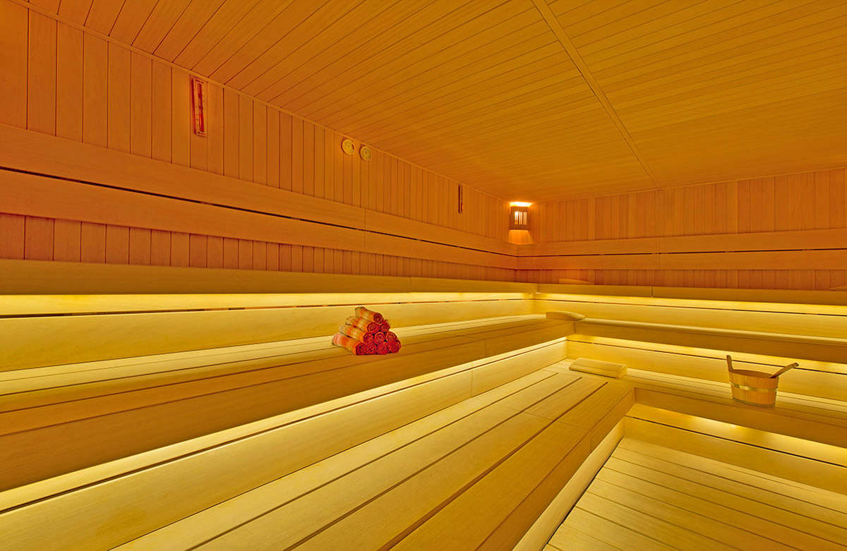 cheap resort hotels to Spend holiday with family