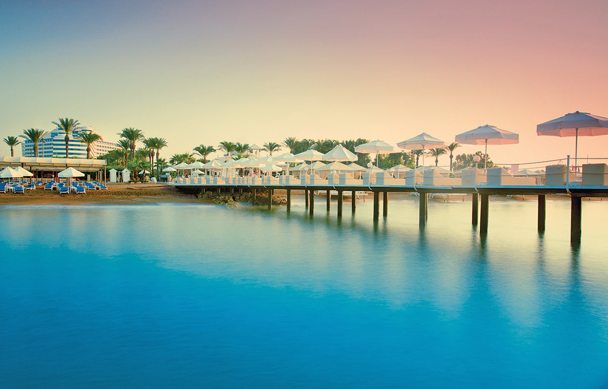 cheap resort hotels to Spend holiday with family