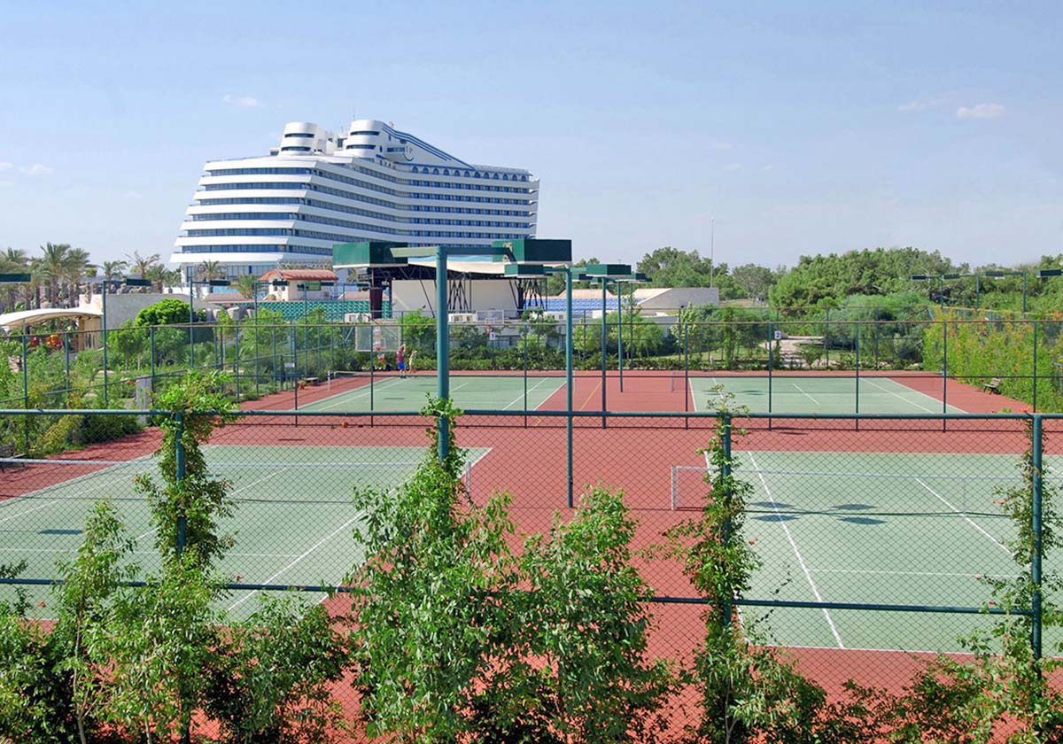 cheap resort hotels to Spend holiday with family