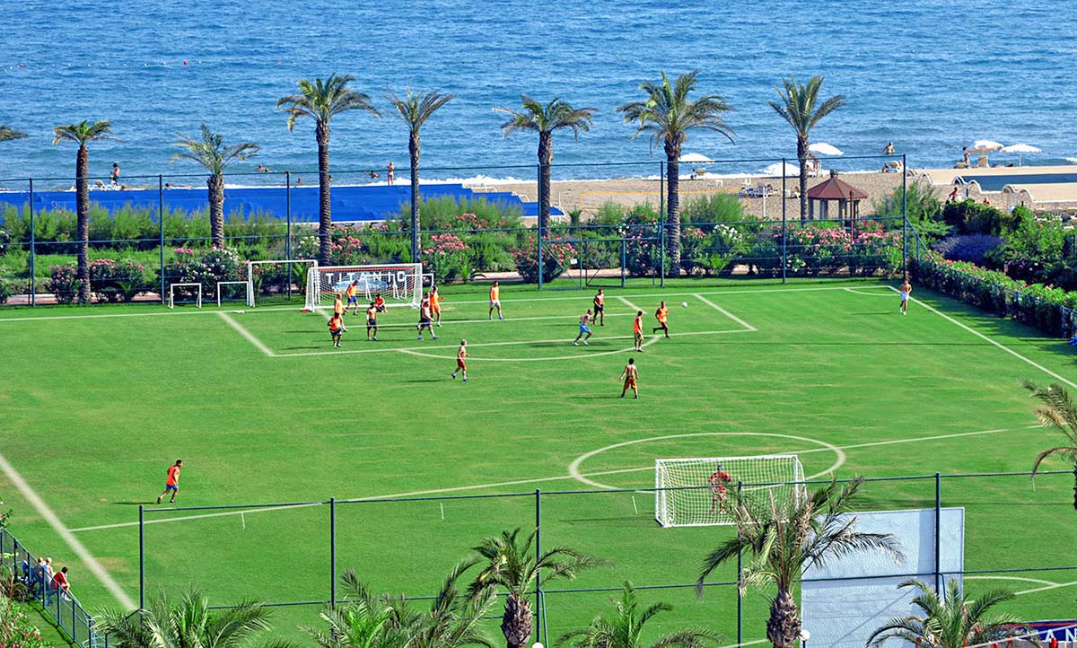 cheap resort hotels to Spend holiday with family