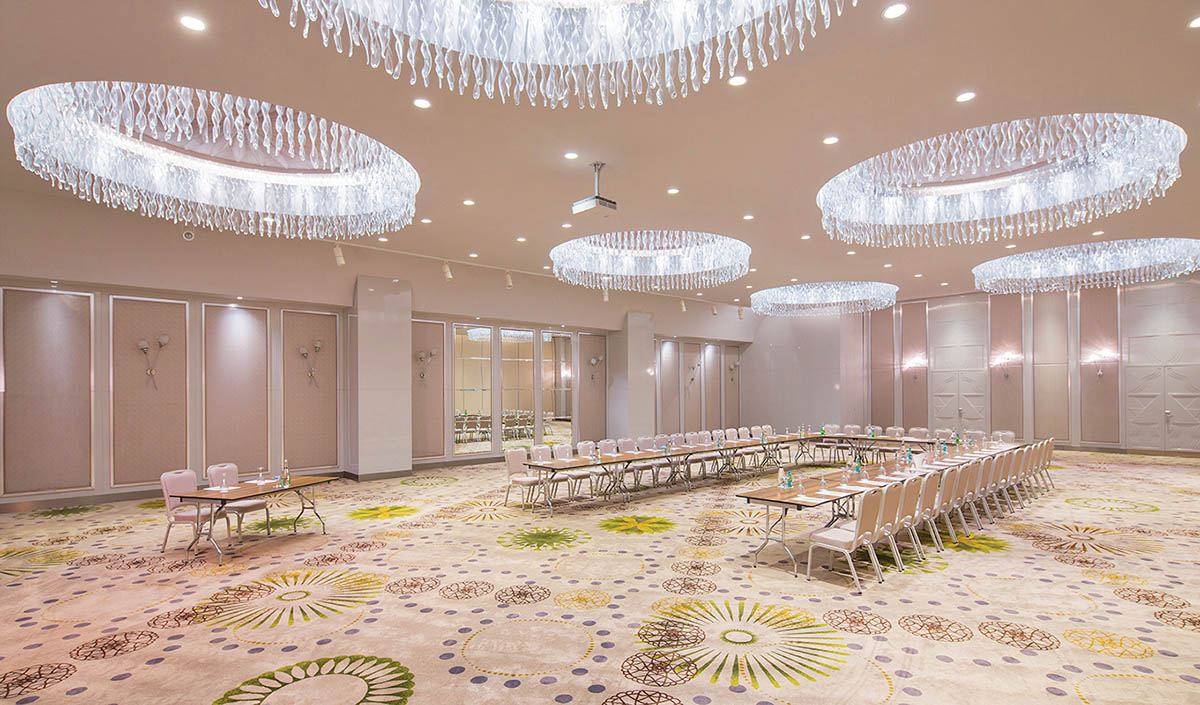 cheap resort hotels to Spend holiday with family