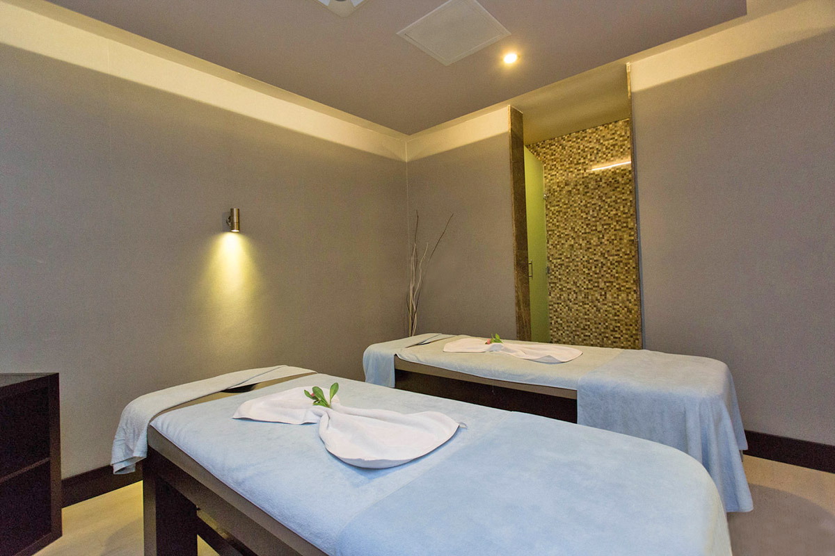 cheap resort hotels to Spend holiday with family