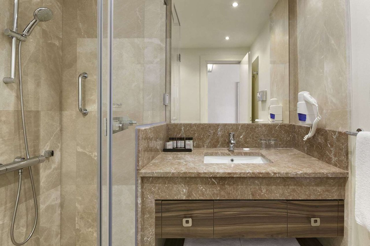 cheap resort hotels to Spend holiday with family