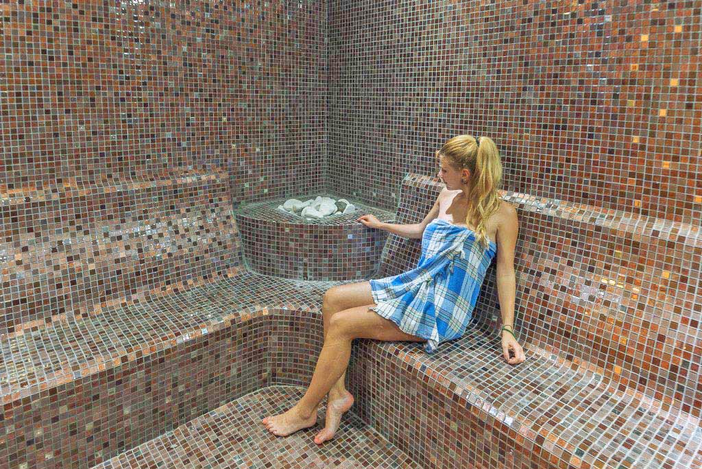 cheap resort hotels to Spend holiday with family