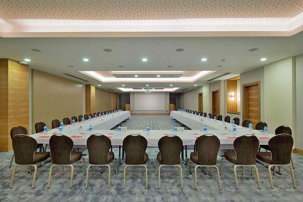 cheap resort hotels to Spend holiday with family