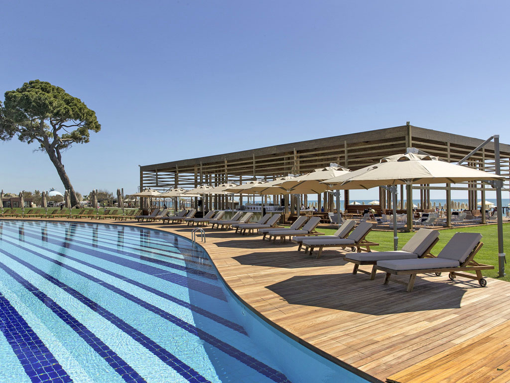 sunbeds rixos premium antalya turkey