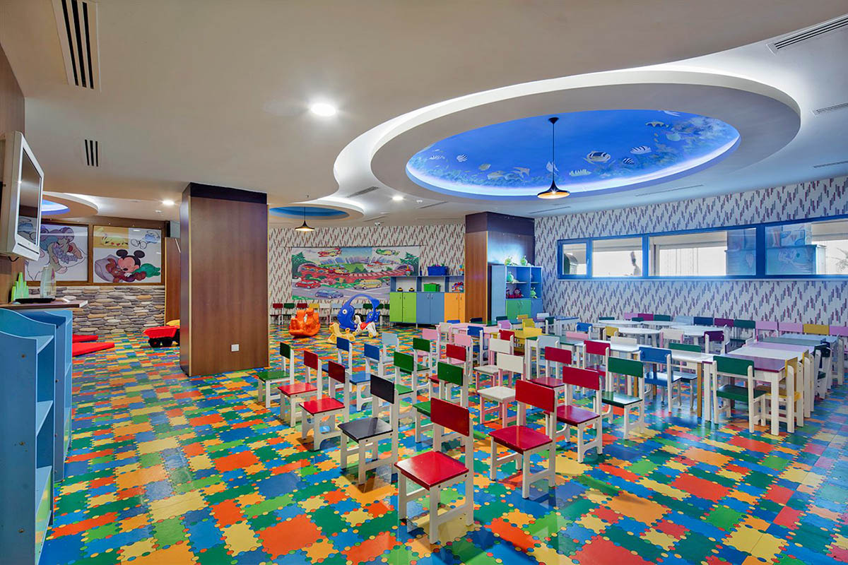 cheap resort hotels to Spend holiday with family