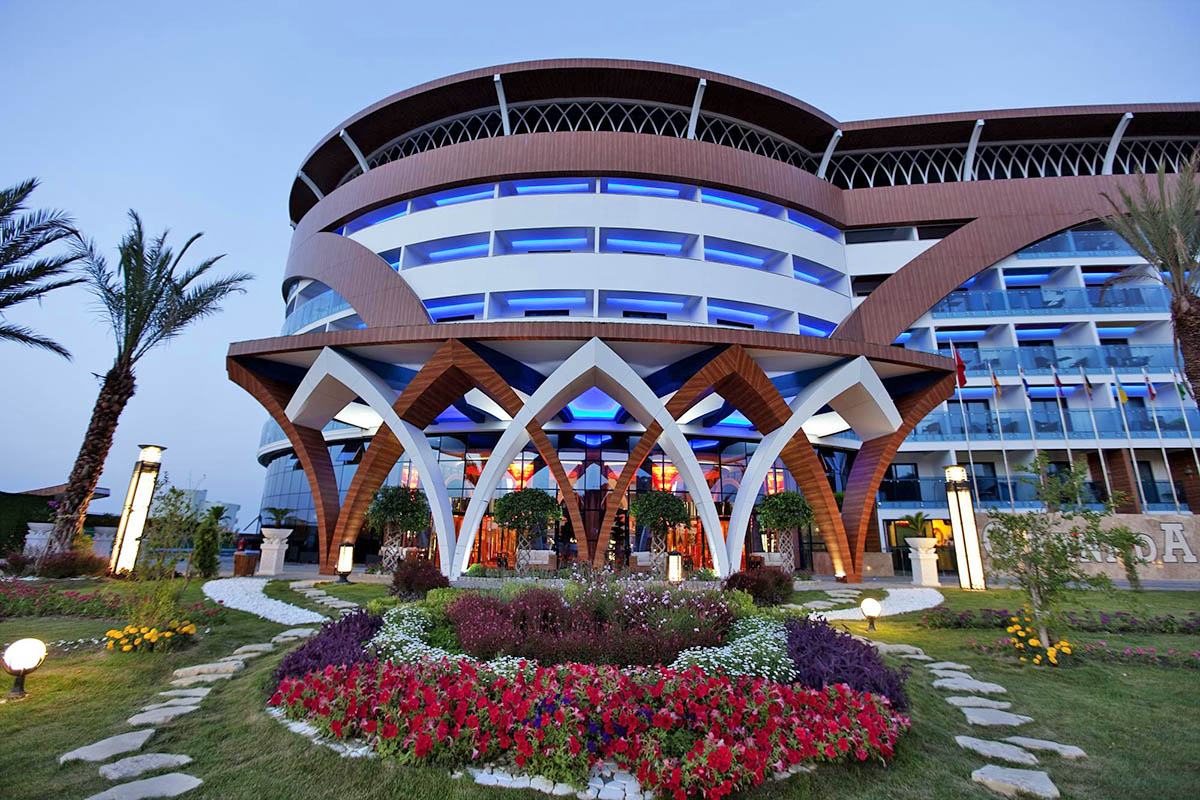 cheap resort hotels to Spend holiday with family