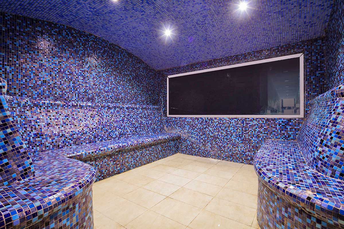 cheap resort hotels to Spend holiday with family