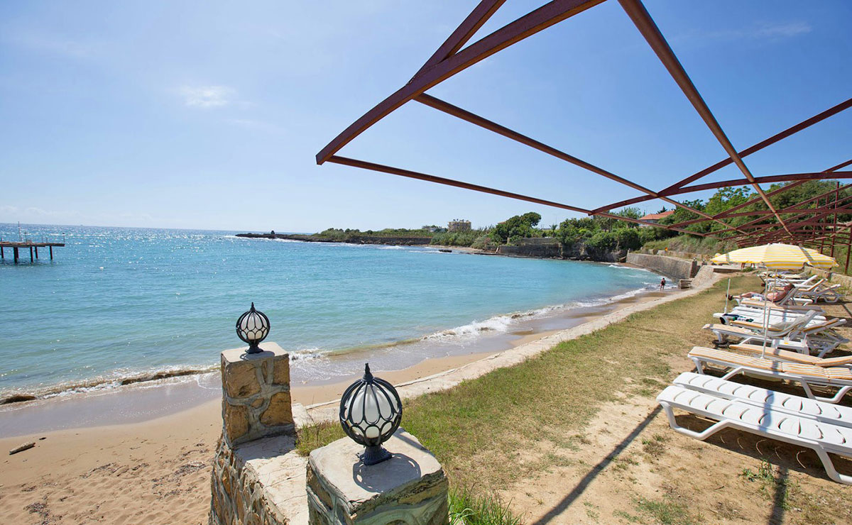 cheap resort hotels to Spend holiday with family