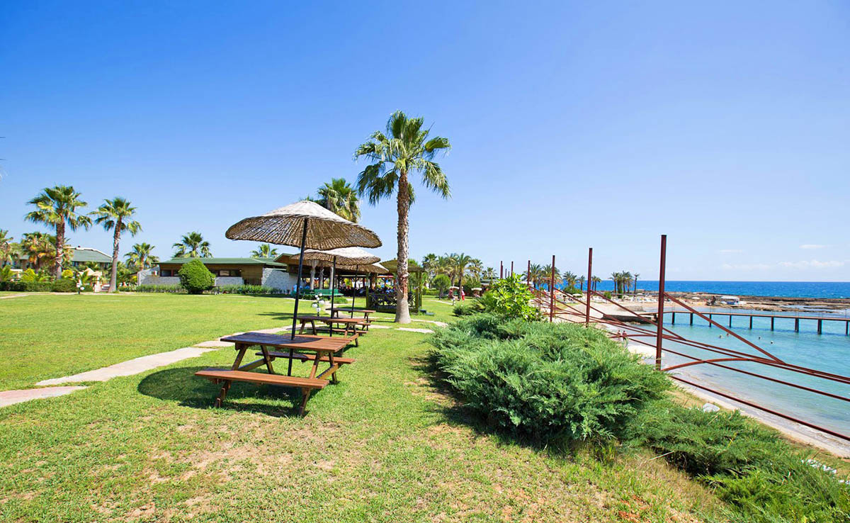 cheap resort hotels to Spend holiday with family