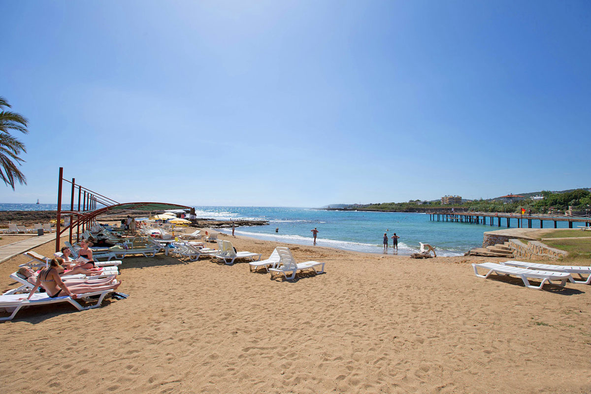 cheap resort hotels to Spend holiday with family