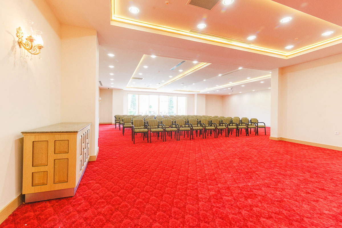 cheap resort hotels to Spend holiday with family