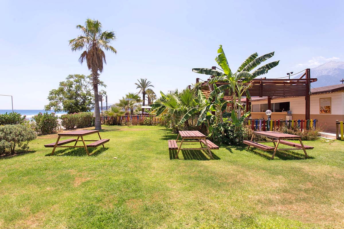 cheap resort hotels to Spend holiday with family