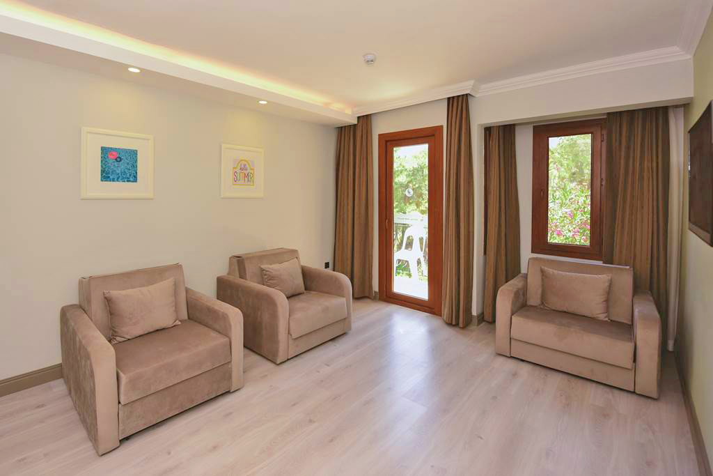 cheap resort hotels to Spend holiday with family