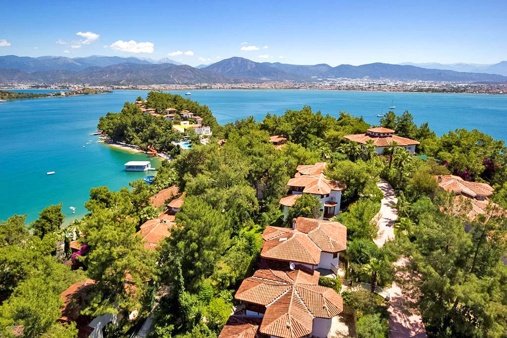 cheap resort hotels to Spend holiday with family