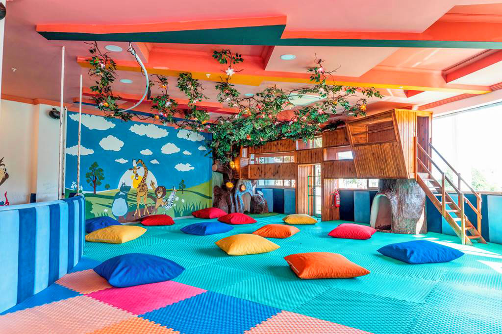 cheap resort hotels to Spend holiday with family