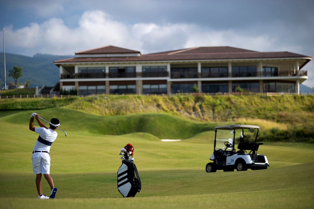 Let’s play some golf