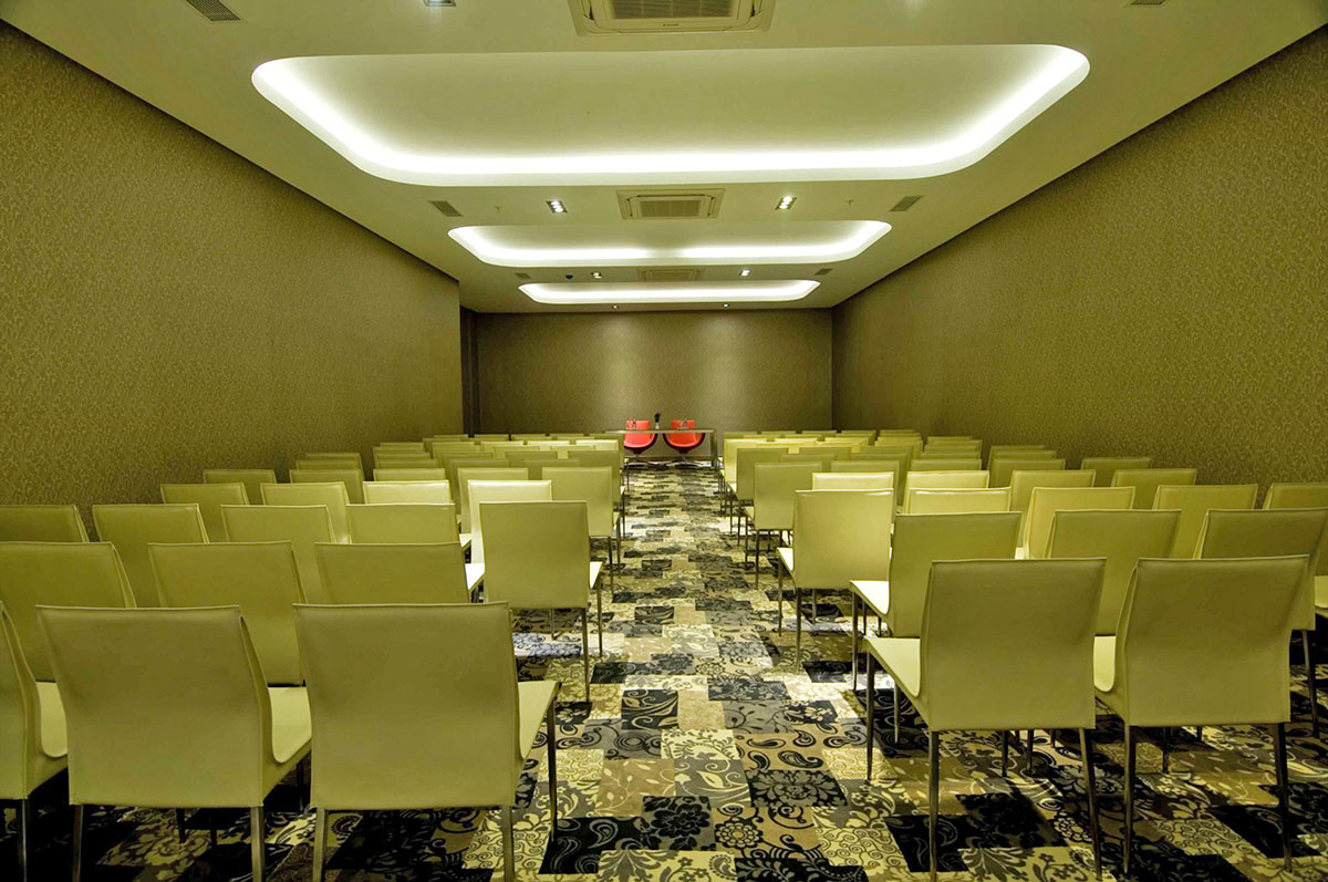 cheap resort hotels to Spend holiday with family