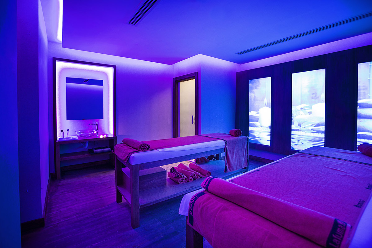 cheap resort hotels to Spend holiday with family