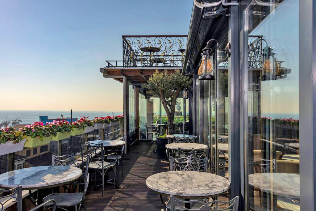 cheap resort hotels to Spend holiday with family