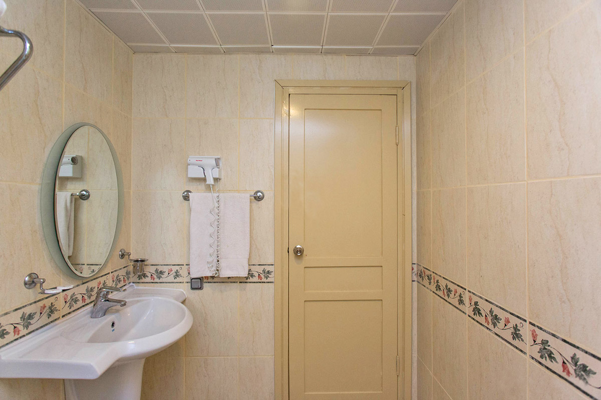 cheap resort hotels to Spend holiday with family