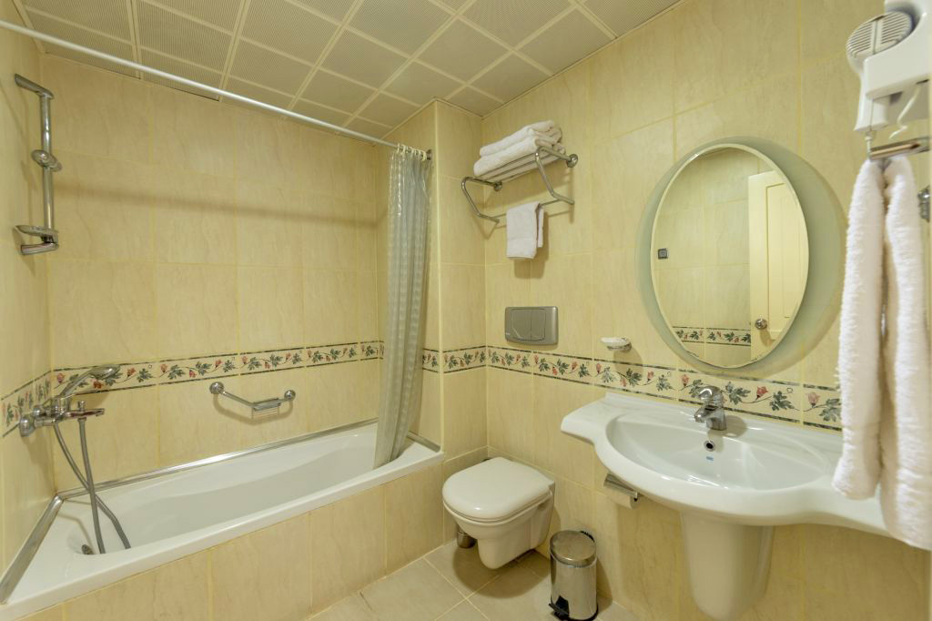 cheap resort hotels to Spend holiday with family