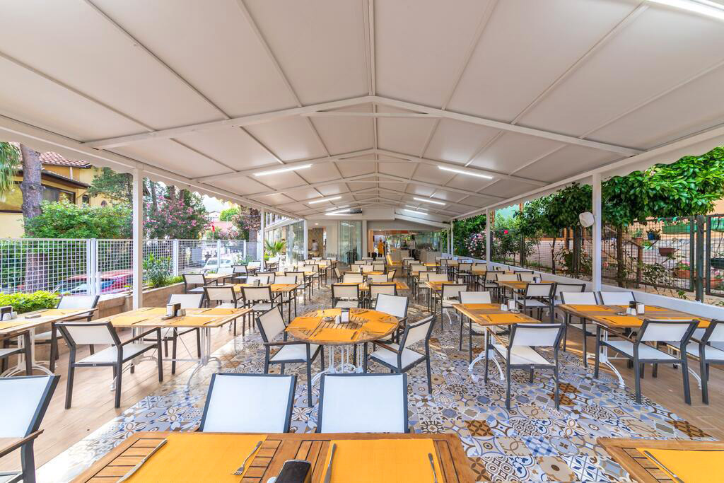 cheap resort hotels to Spend holiday with family