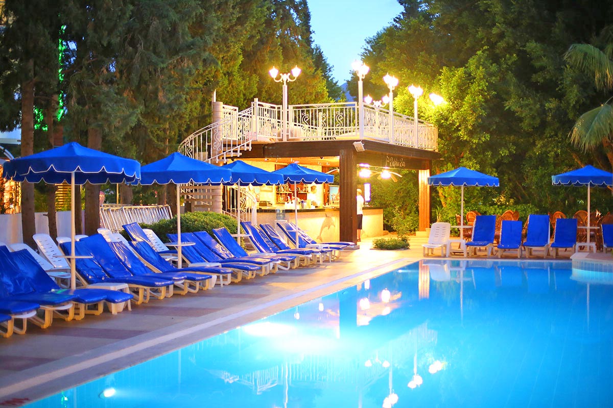 cheap resort hotels to Spend holiday with family