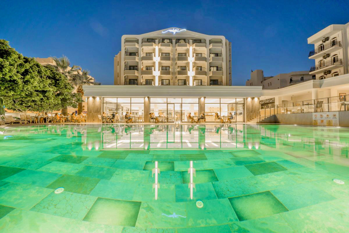 cheap resort hotels to Spend holiday with family